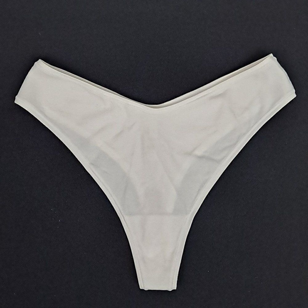 Skims ladies thong NWT